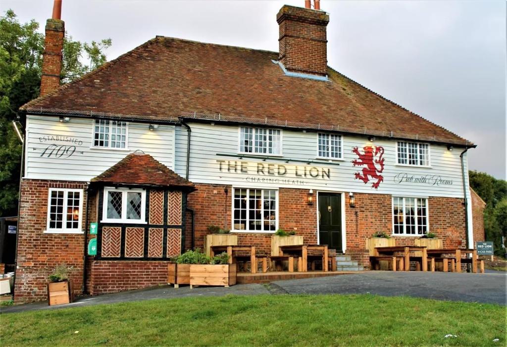 The Red Lion Charing Heath Bed & Breakfast Exterior photo